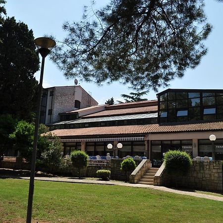 Hotel Flores Poreč Buitenkant foto